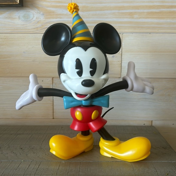 Disney Parks Mickey Mouse 90th Anniversary Sipper Cup - EUC - Picture 1 of 6